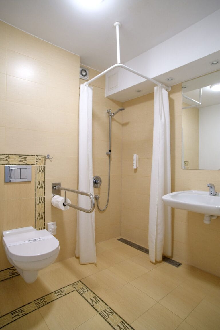 łazienka dla osób niepełnosprawnych